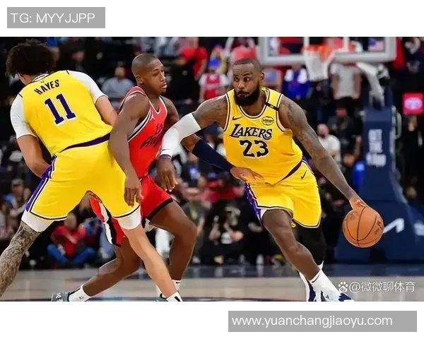 火箭与湖人2020季后赛首场对决精彩直播回顾与分析